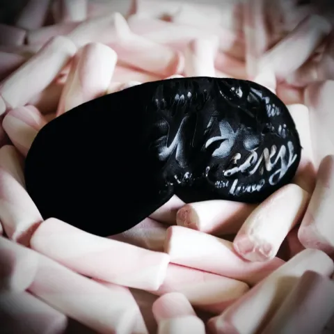 Нежная маска для глаз Bijoux Indiscrets — Blind Passion Mask в подарочной упаковке