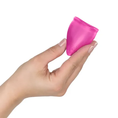 Менструальная чаша Fun Factory FUN CUP SIZE B Magenta, многоразовая, диаметр 4,3 см, объём 30 мл