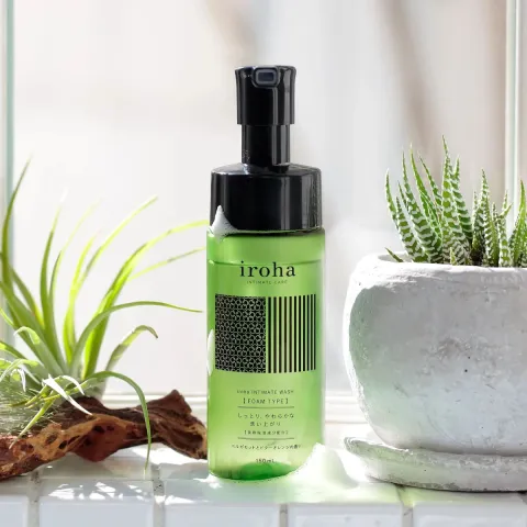Пенка для интимной гигиены Iroha Intimate Wash Foam Type Bergamot and Bitter Orange 150 мл