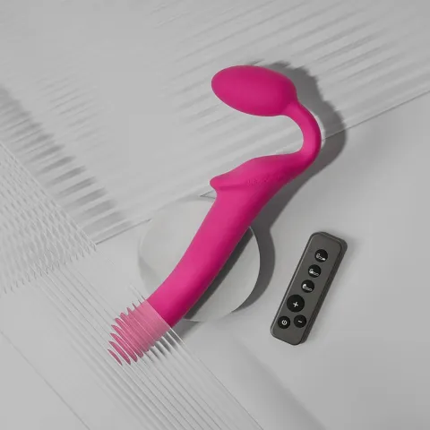 Страпон без ремней с вибрацией Strap-On-Me Vibrating Fuchsia XL, диам. 4,7 см, пульт ДУ, регулируемый
