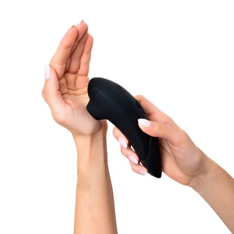 Вакуумный стимулятор клитора Womanizer Next Black, 3D Pleasure Air, 14 уровней интенсивности